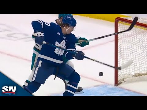 Maple Leafs' Matthew Knies Powers In Net Front Goal In Dying Seconds Of Period