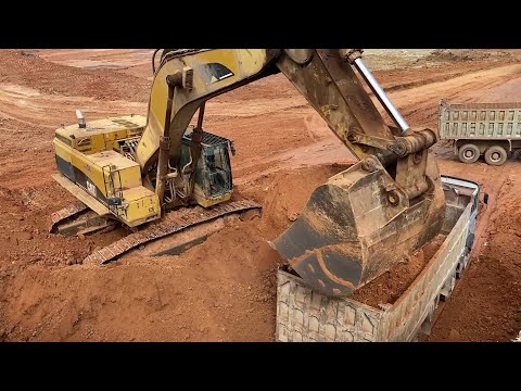 Caterpillar 385C Excavator Loading Mercedes & MAN Trucks - Ektor Epe