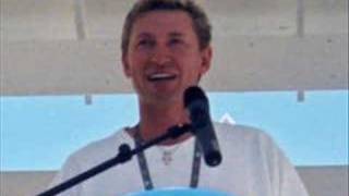 Wayne Gretzky goldfinger