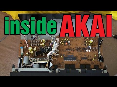 Inside the Akai GX-75 cassette deck