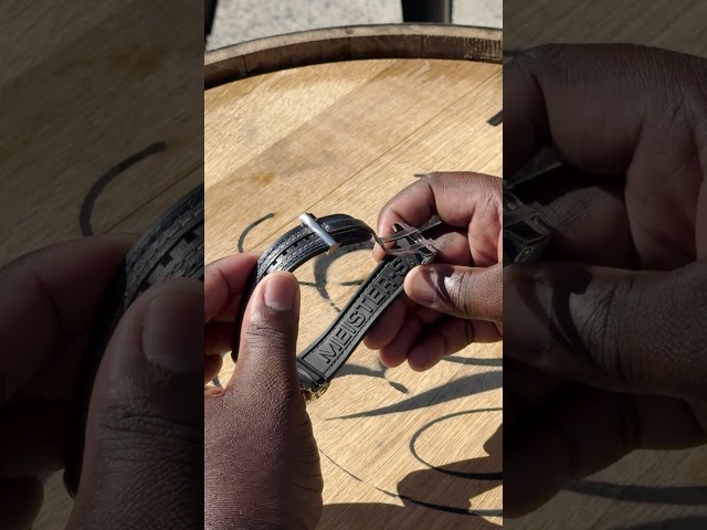 Vídeo relacionado con JUNGHANS Reloj de Cuarzo para Mujer Meister S Azul Claro 35 mm 47/4531.44
