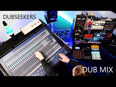 DS2514: Dub Mix of a Minimal Downtempo Electronic Beat Featuring Phaser and Delay Pedals