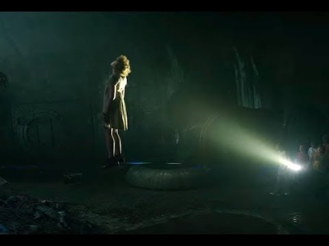 IT (2017) - Beverly Float