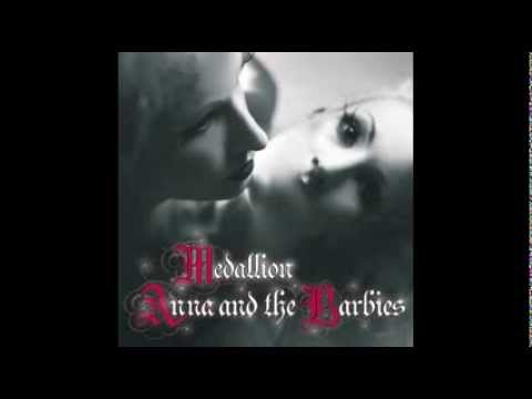 Anna and the Barbies - Egy kicsit még feat. Farkas Zsófi