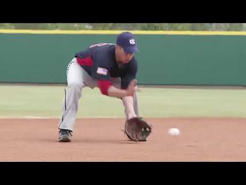 2nd Baseman Backhand Flip
