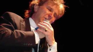 Eduardo Lanzillotti canta en HOMERO MANZI