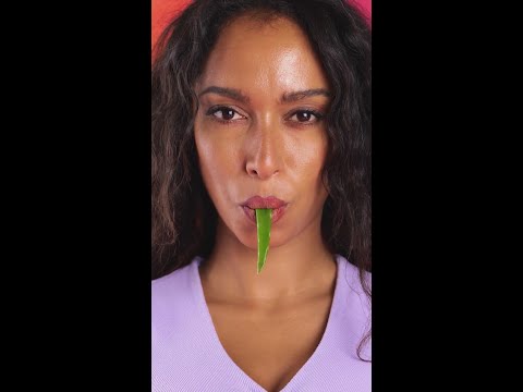 OMG😱 ALOE VERA GEL HELPED MY EYELASHES GROW SOOOO LONG! 👀😍😍 #shorts