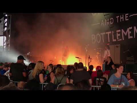 Catfish and the Bottlemen "Twice" - St. Louis (8/14/17)