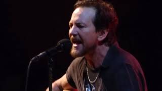 Pearl Jam - I Believe in Miracles - Wrigley Field (August 20, 2016)