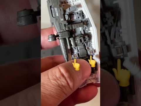 How to mount weapons onto the RG RX-78-2 Gundam Ver.2.0 shield.
