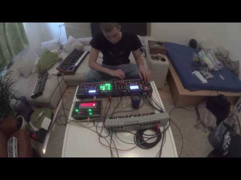 Synthie Boys - Noizeguerilla - Session Alone
