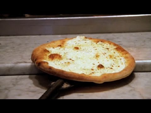 How to Make White Pizza With Ricotta : Pizza Pies