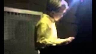 8 yr old plays Für Elise by flashlight