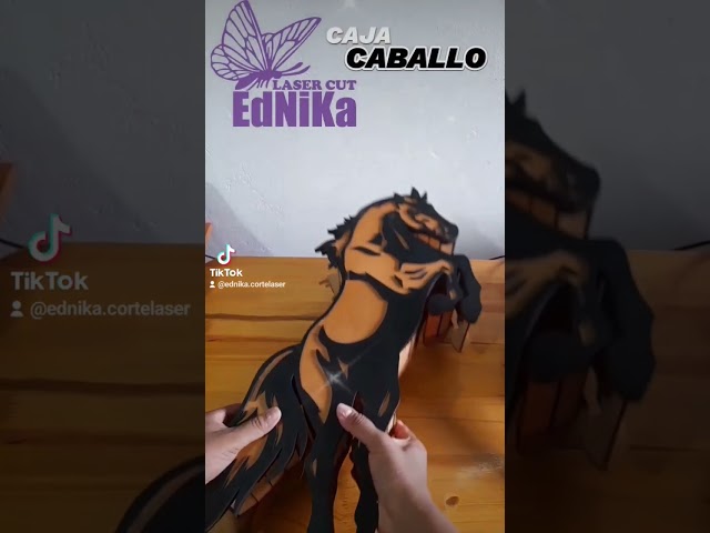 Vídeo relacionado con Imán personalizado de madera con forma de caballo mecedora, para boda, bautizo, comunión, cumpleaños, decoración de bolsas