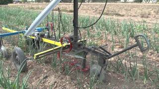 preview picture of video 'Utopus tillage implement without compaction solar powered'