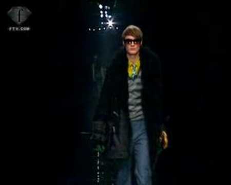 fashiontv | FTV.com - FULL SHOW BURBERRY PRORSUM - MILAN FASHION WEEK HOM AH 2005/2006