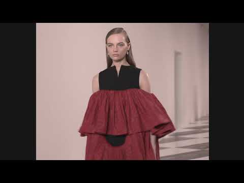 LOEWE Fall Winter 2020 women's runway collection