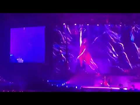 181117 Taeyeon - LOVE YOU LIKE CRAZY  Concert in Hong Kong 💕