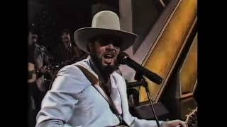 Hank Williams, Jr &amp; The Bama Band- This Ain’t Dallas - LIVE at the CMA Awards - 10/14/85