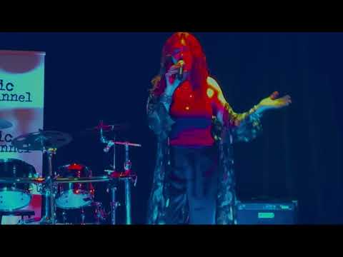 Amanda Abizaid - HOLD ON MY HEART BILINGUAL - (LIVE) Hang On To The Dream Theatre