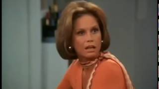 Betty White/Mary Tyler Moore Moment: Sue Ann is No Pig