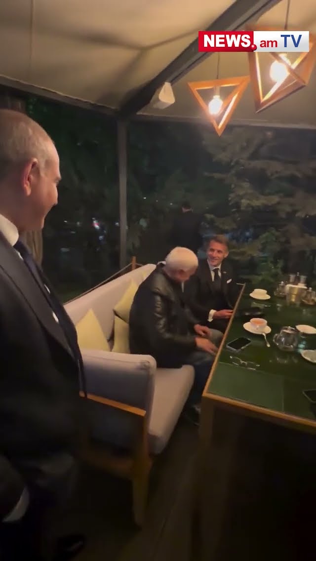 Քաղաքացին սրճարանում Մակրոնի հետ Մարսելյեզ է երգում