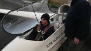 preview picture of video 'Gliding - York GC - Pavel's solo  Jan 2010'