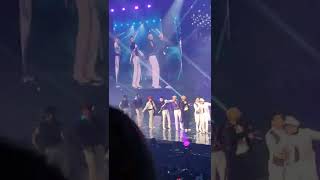 221029 Wave (Jongho waving to fans) - ATEEZ THE FELLOWSHIP: BREAK THE WALL