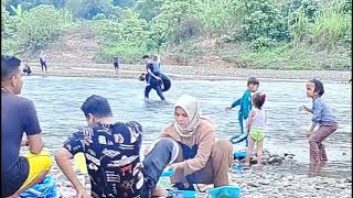 Download lagu mama muda makan enak mp3