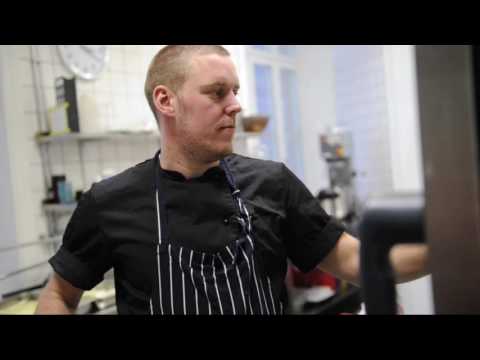 Maten öppnar för nya möten på Stadsmissionens Center