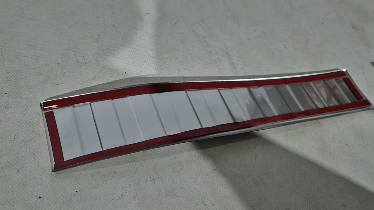 Накладка на задний бампер нержавеющая Carmos Video 1