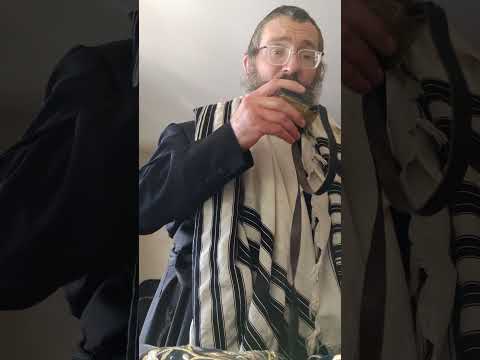 joy is a gift from Hashem let's do mitzvos with utmost joy