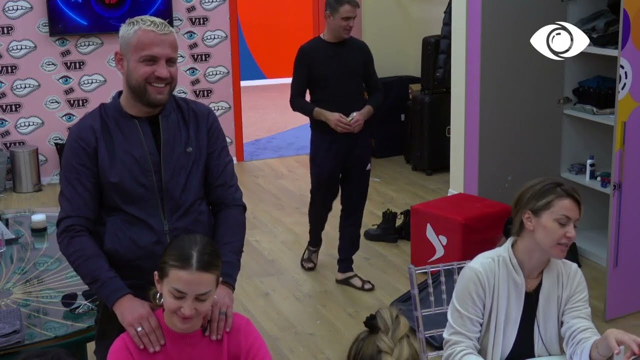 Kiara trajton thonjtë, Luizi i bën masazh