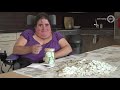 Gelderland helpt - Holy Crisis; Miriam verzamelt tea topics