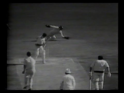 DOUG WALTERS c ALAN KNOTT b PETER LEVER 7 AUSTRALIA v ENGLAND 2nd TEST DAY 2 PERTH DECEMBER 12 1970