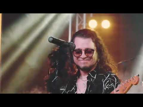 BAJO SUEÑOS   El Calor de la Noche