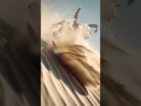 Un Chico conduce su warbike por el desierto