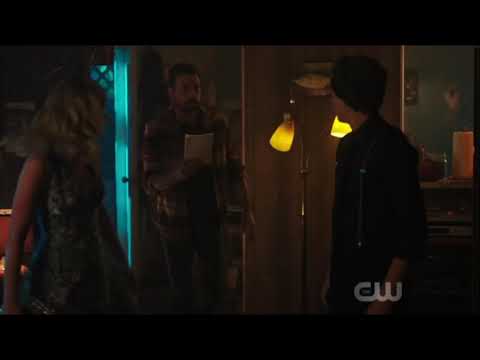 Falice Confronts Bughead About the Game | 3x03 | Riverdale