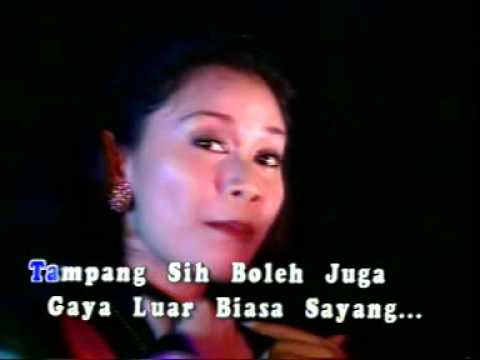 Dika Malika dan kasetnya di Toko Terdekat Maupun di  iTunes atau Amazon secara legal download lagu mp3 Download Mp3 Dangdut Ada Setan