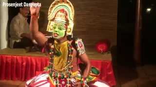 preview picture of video 'Ottamthullal dance at Coconut Lagoon Resort, Kumarakom, Kerala, India'