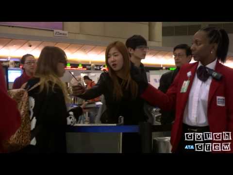 121111 Sistar Last Goodbye~ @ LAX Airport Departure [SBS Kpop Super Concert]