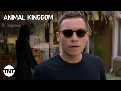 Animal Kingdom: Smurf’s ATM Heist - Season 5, Episode 4 [CLIP] | TNT