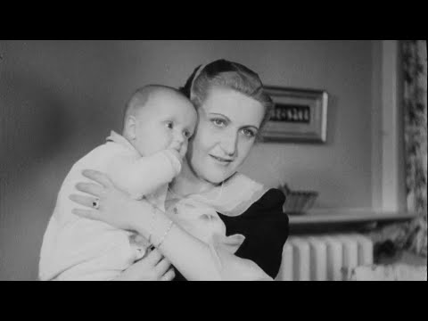 Magda Goebbels puts her children to sleep - 1937