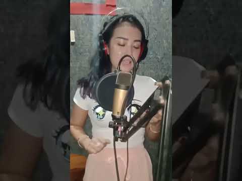 Indri Safitri proses Take Vocal