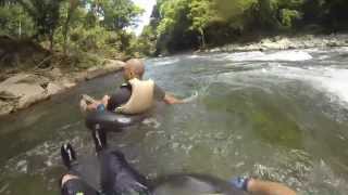 preview picture of video 'Neumático Rafting en Rio Pejibaye - Costa Rica'