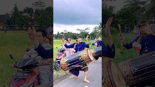Download lagu Manis Senyuman Akang Gendang ini #gendangbeleq #lombokviral #shortvideo #sasakculture mp3