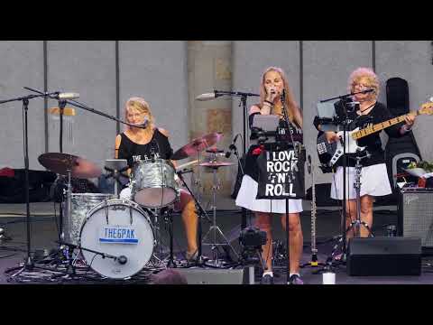 Spirit in the Sky | The 6PAK AllGirlBand Live @Frederick Meijer Gardens👇🏻CHECK OUT THESE FUN FACTS🎤🎸