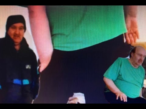 John Olsen fra Mongo TV tager sine bukser omvendt på