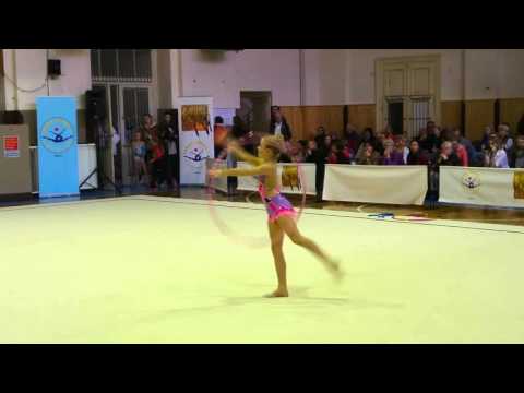 Lucka Vysušilová - obruč - GPSC Žižkov - 16.4.2016