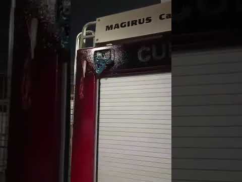 Así quedó camión de Bomberos de Lota que logró rescatar a varias personas de las llamas